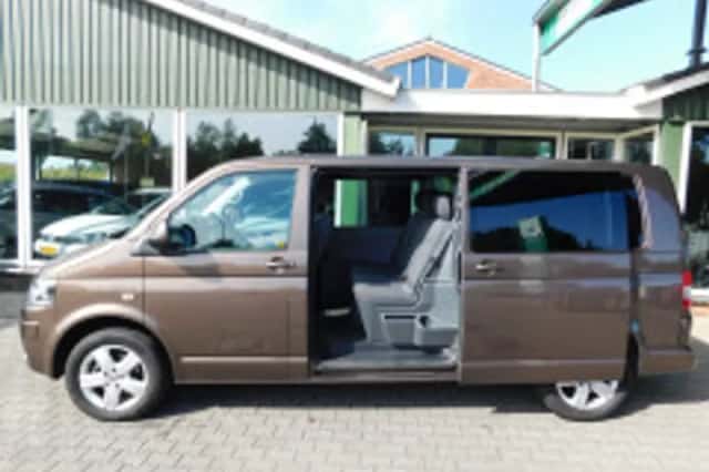Volkswagen Transporter (2015) thumbnail 6