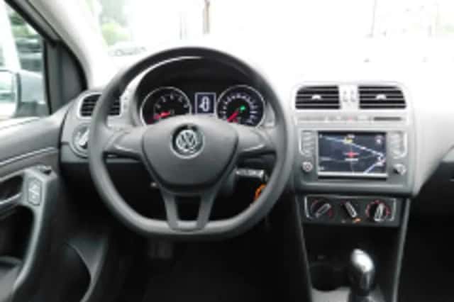 Volkswagen Polo (2015) thumbnail 3