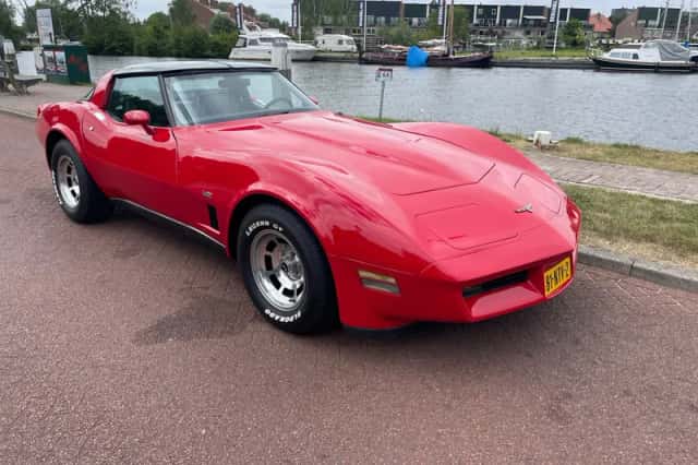 Chevrolet Corvette (1980) thumbnail 2
