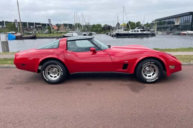 Chevrolet Corvette (1980) thumbnail 3