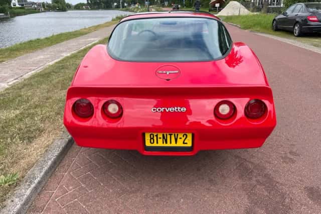 Chevrolet Corvette (1980) thumbnail 6