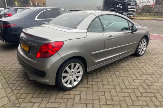 Peugeot 207 (2009) thumbnail 5