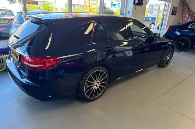 Mercedes-Benz C-Klasse (2015) thumbnail 4