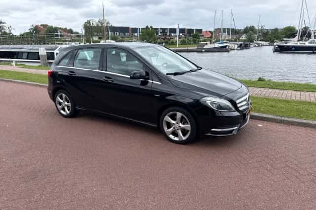 Mercedes-Benz B-Klasse (2012) thumbnail 2