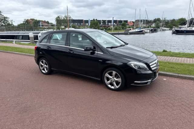 Mercedes-Benz B-Klasse (2012) thumbnail 3