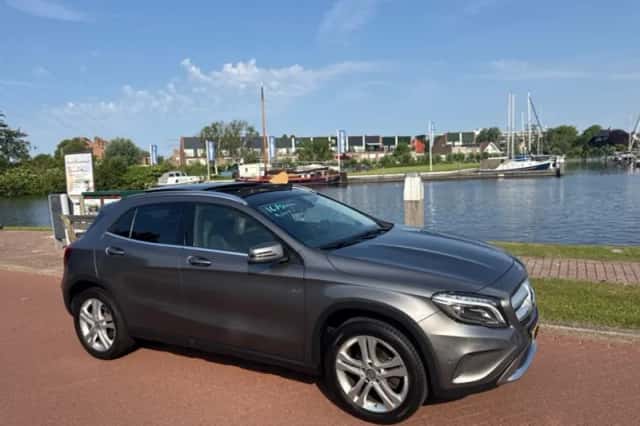 Mercedes-Benz GLA-Klasse (2016) thumbnail 1