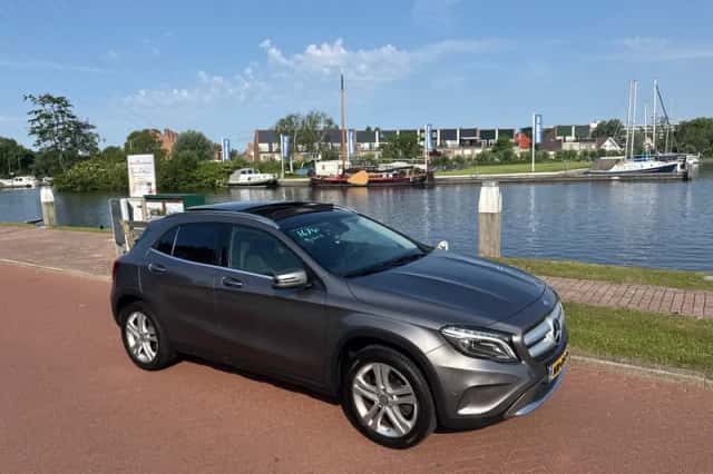 Mercedes-Benz GLA-Klasse (2016) thumbnail 3