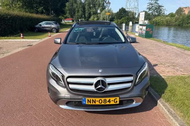 Mercedes-Benz GLA-Klasse (2016) thumbnail 5