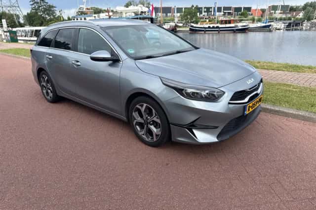 Kia Ceed Sportswagon (2022) thumbnail 3