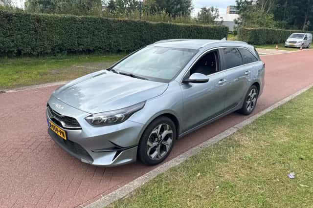 Kia Ceed Sportswagon (2022) thumbnail 5