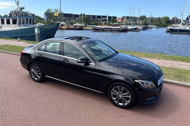 Mercedes-Benz C-Klasse (2015) thumbnail 2