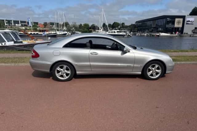 Mercedes-Benz CLK-Klasse (2002) thumbnail 1