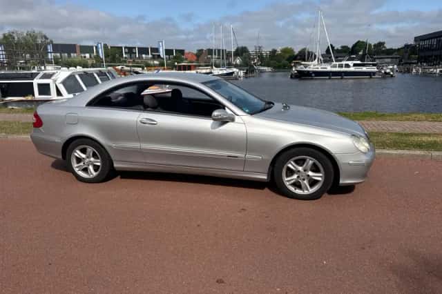 Mercedes-Benz CLK-Klasse (2002) thumbnail 3