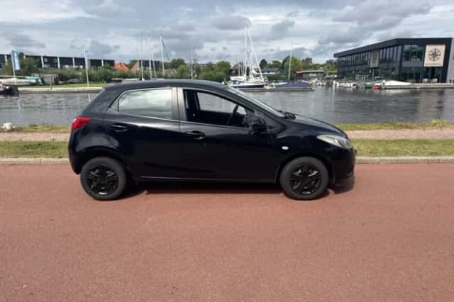 Mazda 2 (2010) thumbnail 1