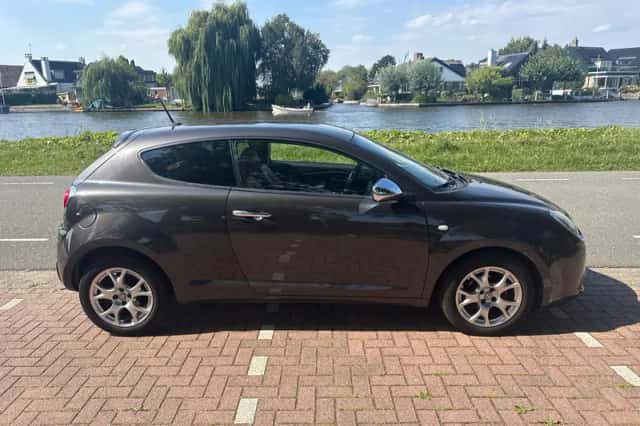 Alfa Romeo Mito (2015) thumbnail 3