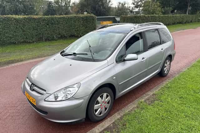 Peugeot 307 SW (2003) thumbnail 2