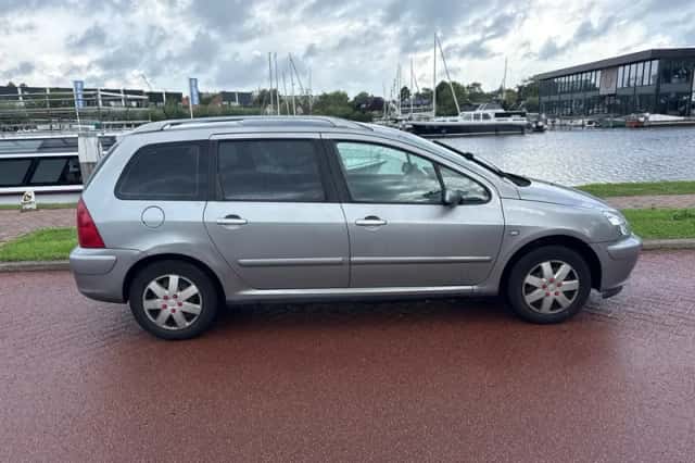 Peugeot 307 SW (2003) thumbnail 5