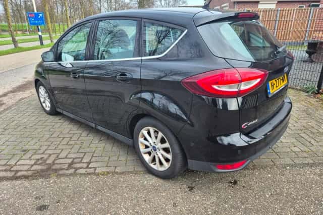 Ford C-Max (2016) thumbnail 3