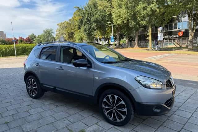 Nissan Qashqai (2013) thumbnail 3