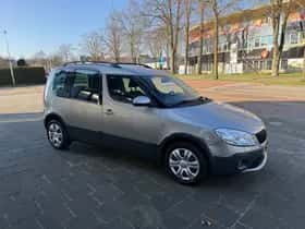 Škoda Roomster (2012) thumbnail 3