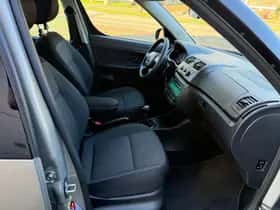 Škoda Roomster (2012) thumbnail 22