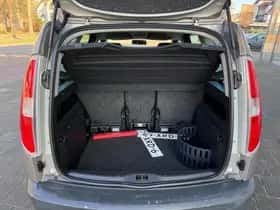 Škoda Roomster (2012) thumbnail 25