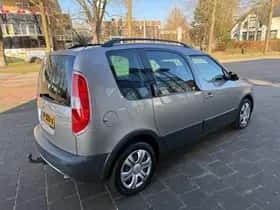 Škoda Roomster (2012) thumbnail 5