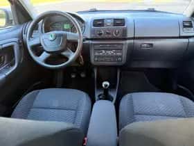 Škoda Roomster (2012) thumbnail 6