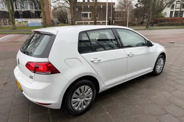 Volkswagen Golf (2014) thumbnail 5
