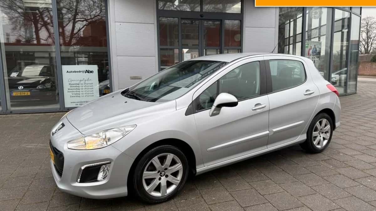 Peugeot 308 (2013) — foto 1