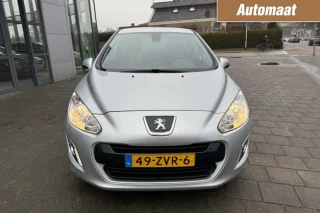 Peugeot 308 (2013) thumbnail 2