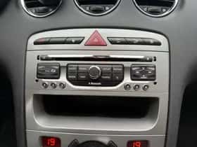 Peugeot 308 (2013) thumbnail 11