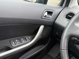 Peugeot 308 (2013) thumbnail 13