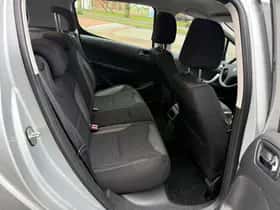 Peugeot 308 (2013) thumbnail 20