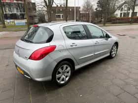 Peugeot 308 (2013) thumbnail 5
