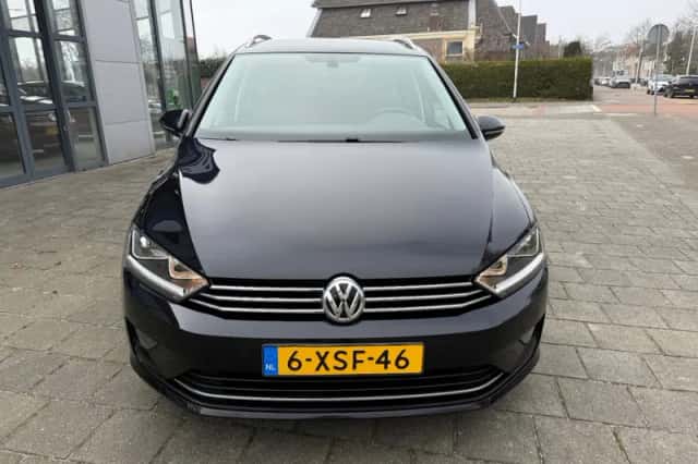 Volkswagen Golf (2014) thumbnail 2