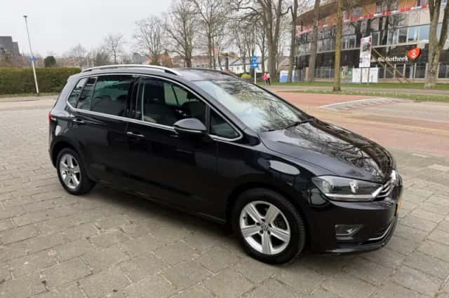 Volkswagen Golf (2014) thumbnail 3