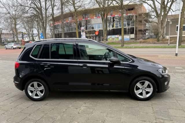 Volkswagen Golf (2014) thumbnail 4
