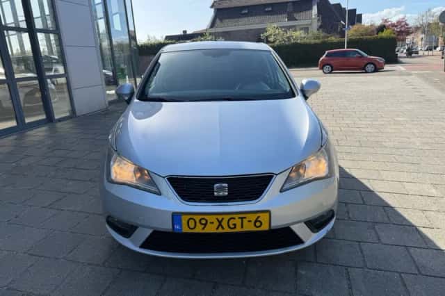 SEAT Ibiza (2012) thumbnail 2