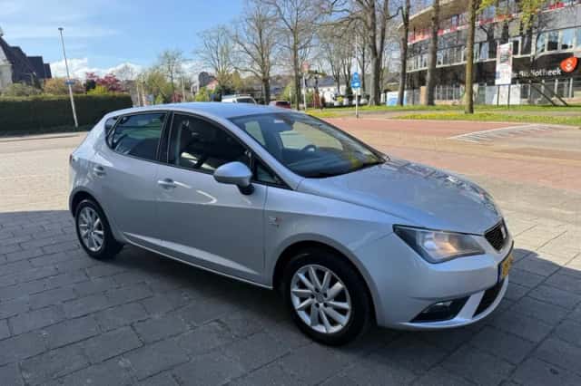 SEAT Ibiza (2012) thumbnail 3