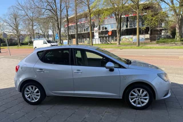 SEAT Ibiza (2012) thumbnail 4