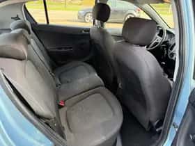 Hyundai i20 (2010) thumbnail 11