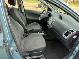 Hyundai i20 (2010) thumbnail 10