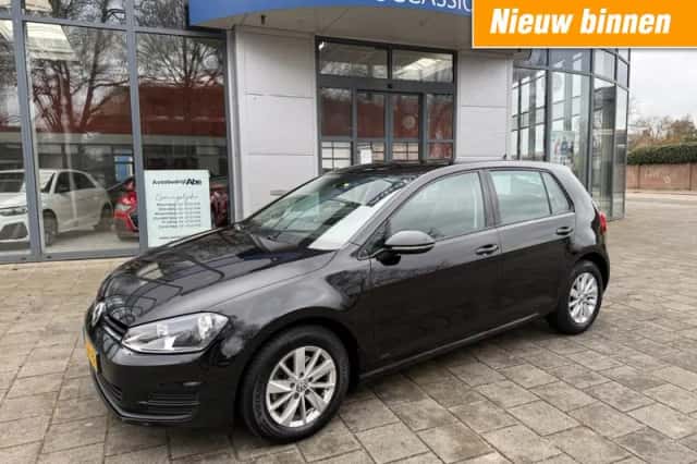 Volkswagen Golf (2013) thumbnail 1