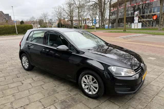 Volkswagen Golf (2013) thumbnail 3