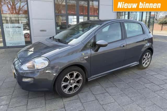 Fiat Punto (2014) thumbnail 1
