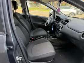 Fiat Punto (2014) thumbnail 11