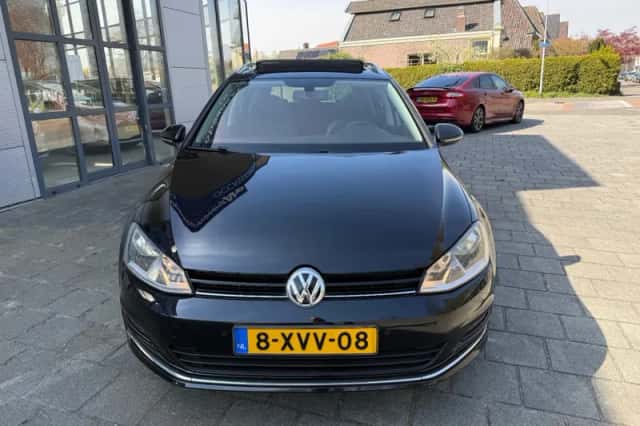 Volkswagen Golf (2014) thumbnail 2