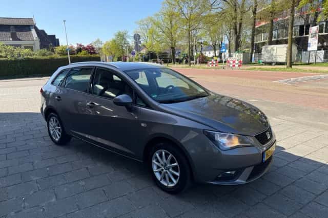 SEAT Ibiza (2016) thumbnail 3