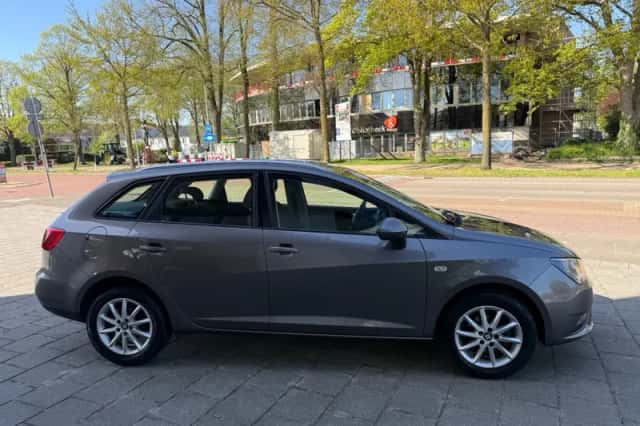 SEAT Ibiza (2016) thumbnail 4